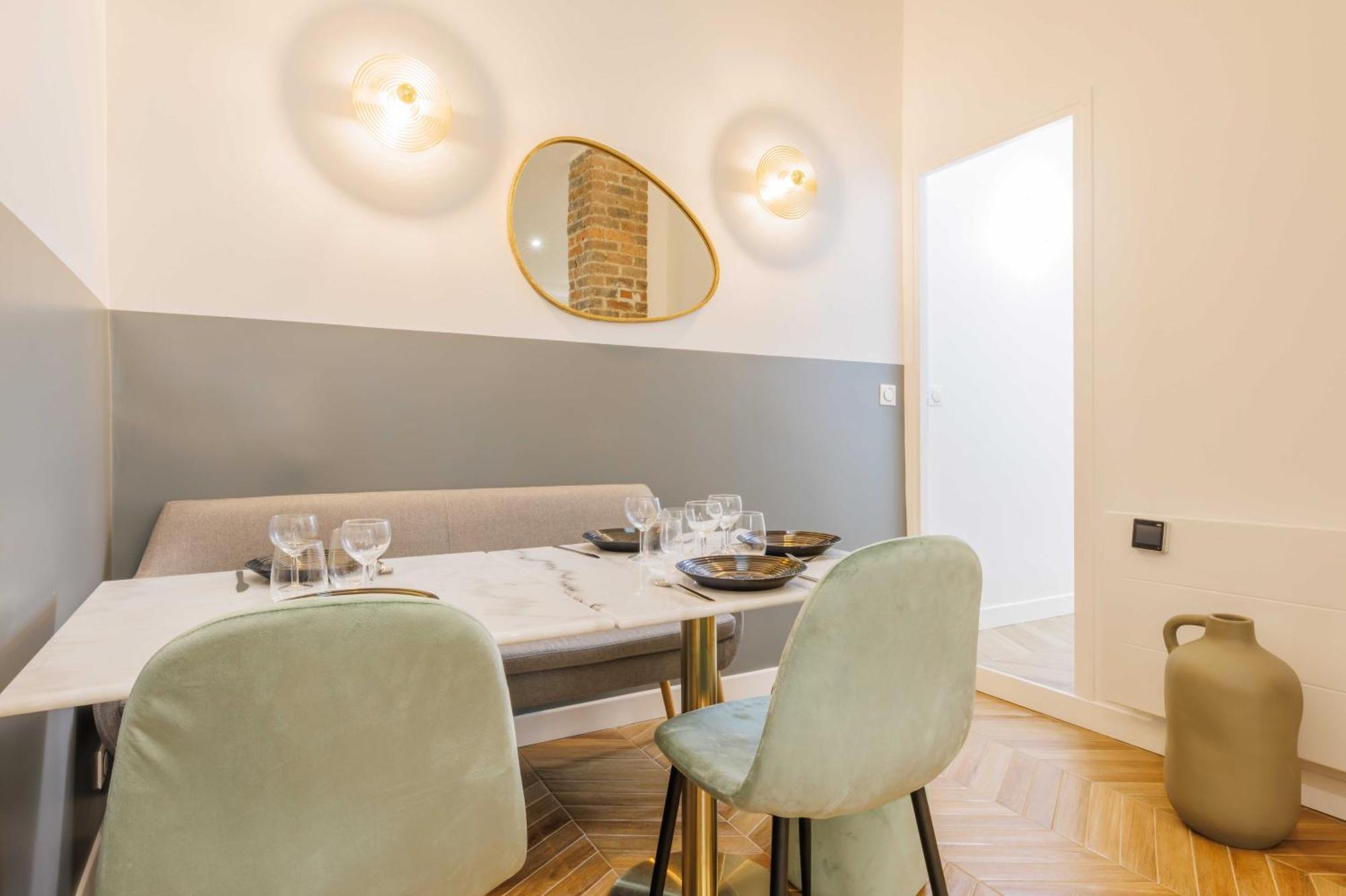 2br-6p - Gare De L'est Apartment *