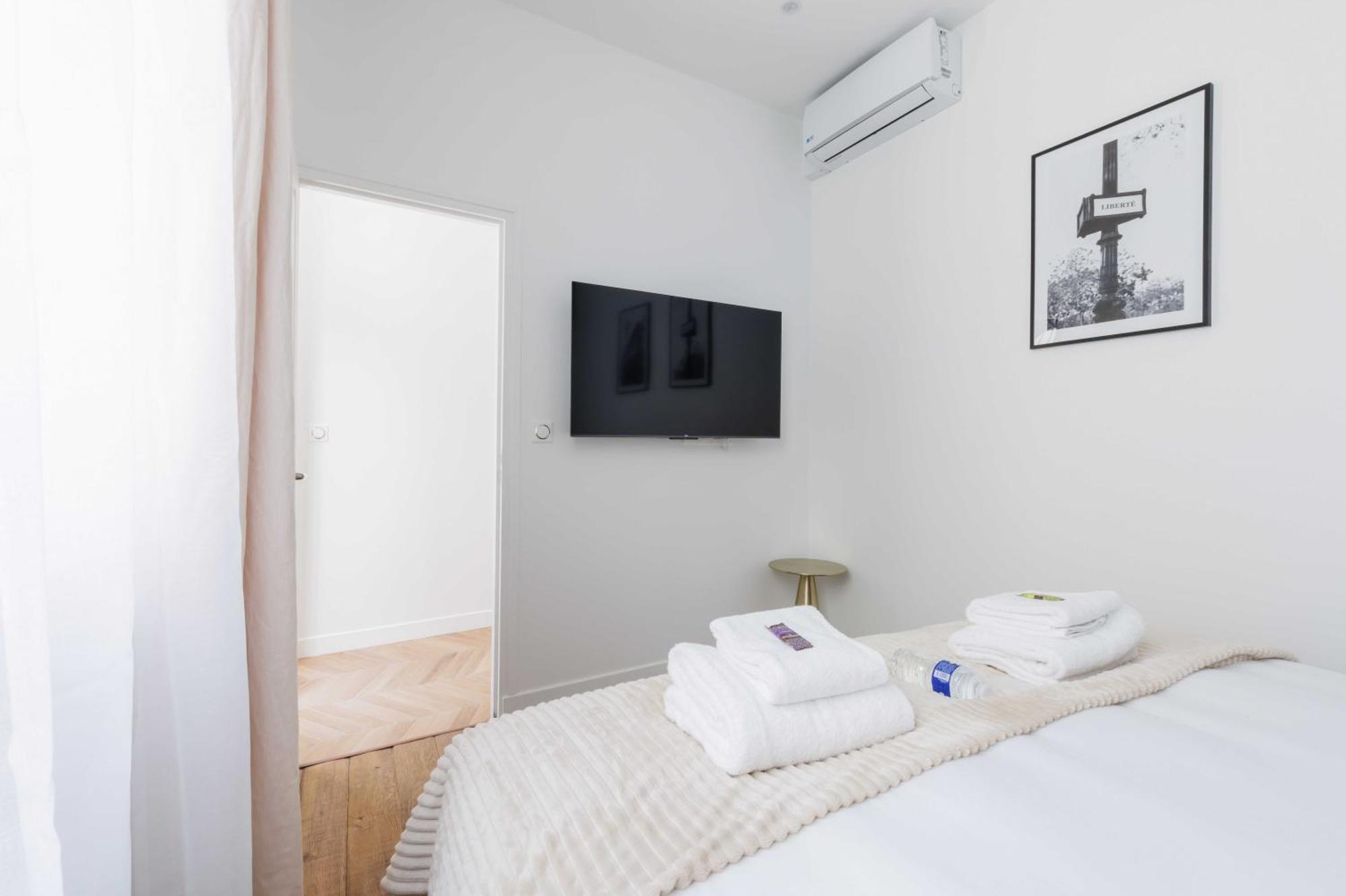 2br-6p - Gare De L'est Parigi